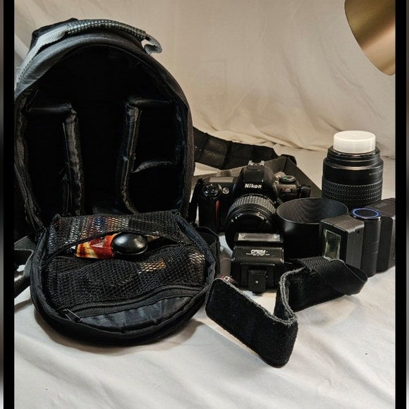 Nikon N65 35mm SLR Film Camera Kit with Accessories